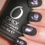 طرح گل بنفش و زمینه مشکی مات