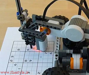 برای حل پازل سودوکو از کیت روبات استفاده کنید