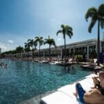 بزرگترین استخر روباز جهان