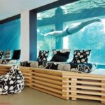 استخر شیشه ای