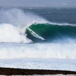 یک زن ۲۶ ساله موج سوار ایرلندی در سواحل چابهار